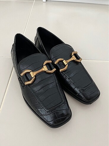 41 Beden Zara Siyah Tokalı Loafer