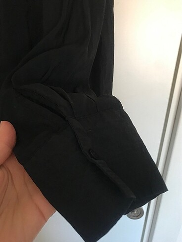 l Beden siyah Renk YANLARI YIRTMAÇLI OVERSİZE GÖMLEK