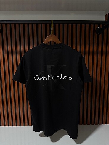 Calvin Klein Tshirt