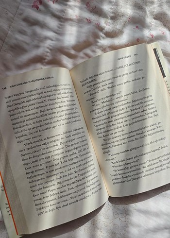 Kaplumbağa Kabuğunda Dünya - John Green - Görsel 3
