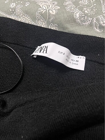 Zara off-shoulder omzu açık kazak bluz - Görsel 3