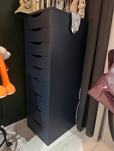 Ikea 9 raflı şifonyer