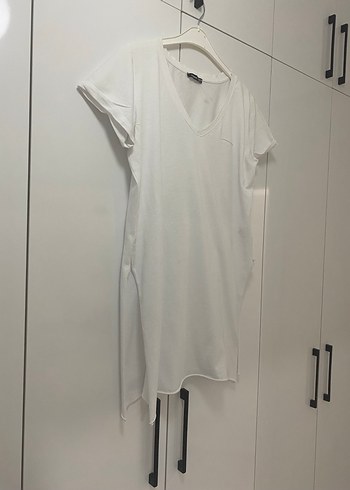 Kadın Beyaz V Yaka Tişört - Görsel 2