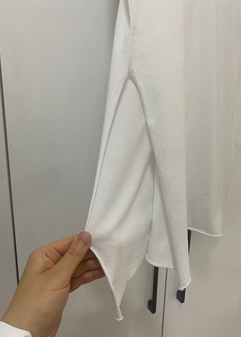 Kadın Beyaz V Yaka Tişört - Görsel 3