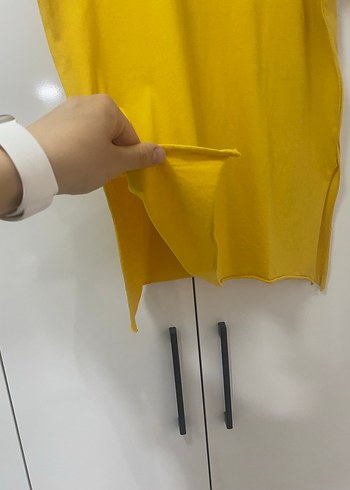 Sarı V Yaka Kısa Kollu Kadın Tişört - Görsel 3