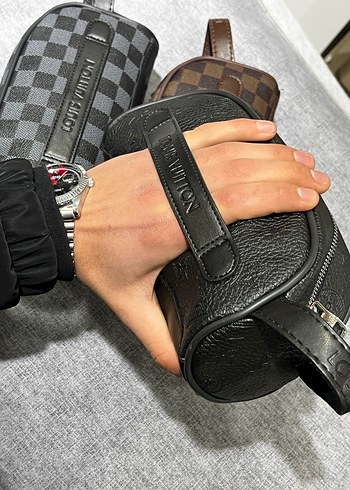 Louis Vuitton Erkek El Çantası - Görsel 3