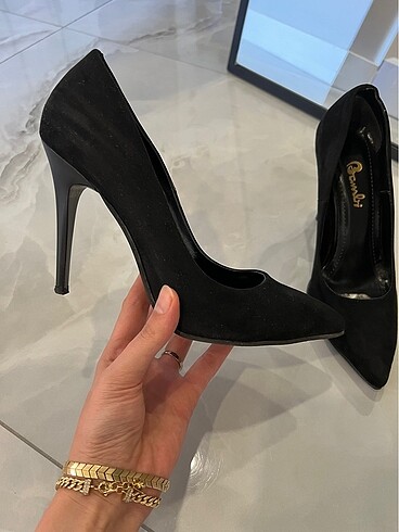 Bambi Siyah stiletto