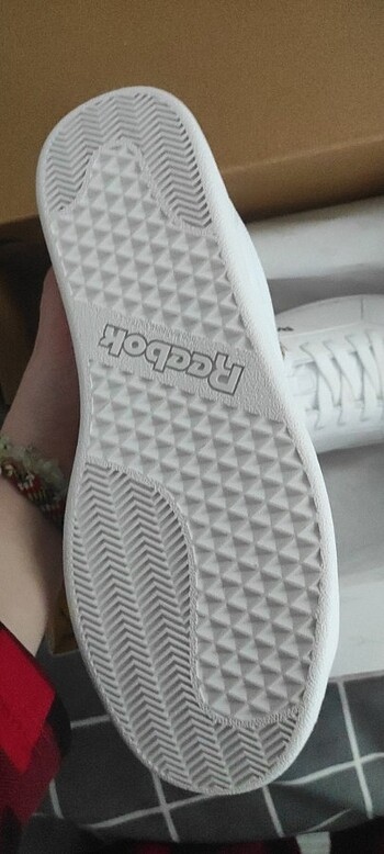 39 Beden beyaz Renk orjinal reebok ayakkabi