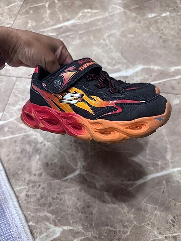 Skechers 31 numara