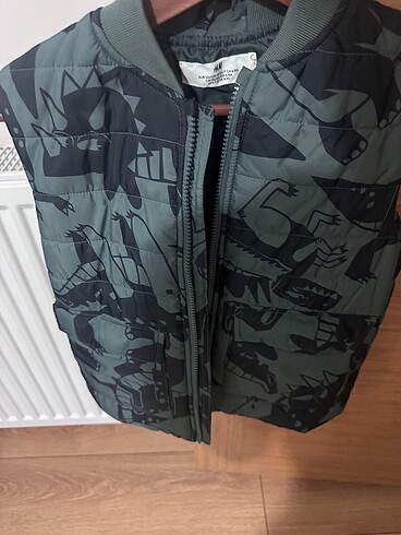 H&M 6-8 yaş yelek