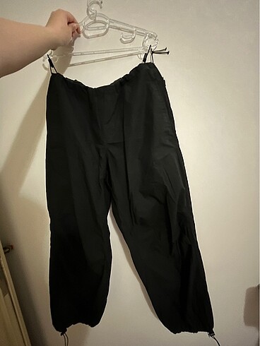 s Beden siyah Renk Trendyolmilla Siyah Stoperli Normal Bel Paraşüt Pantolon