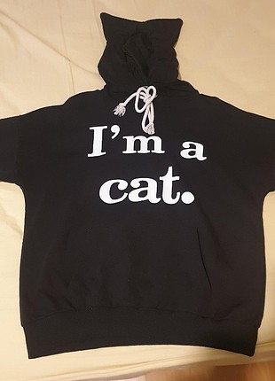 Kapşonlu kedi kulakli