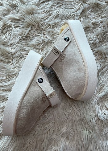 37 Beden beyaz Renk UGG CLOG TERLİK