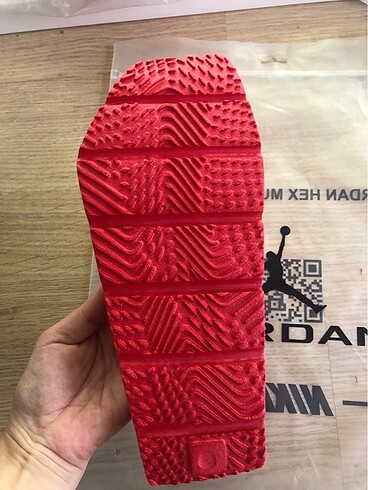 36 Beden kırmızı Renk Nike jordan terlik