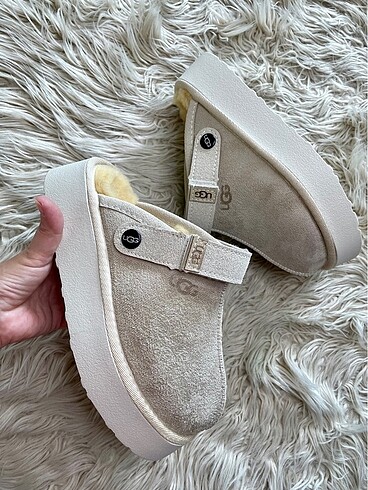 UGG CLOG TERLİK (36-40 num.aralığı)