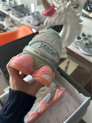 New Balance NEW BALANCE 9060-(Su yeşili-pembe)