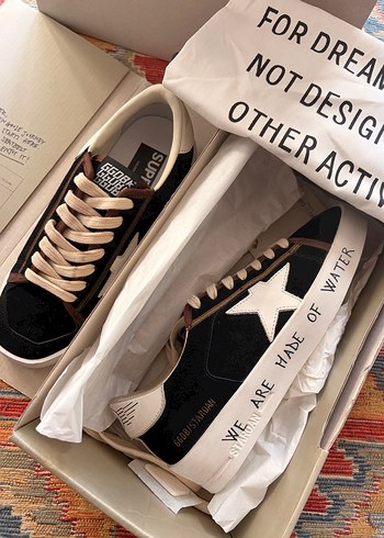 Golden Goose Deluxe 38