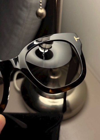 Tom Ford  Klasik Şıklıkta Koyu Kahverengi Kadın Güneş Gözlüğü - Görsel 2