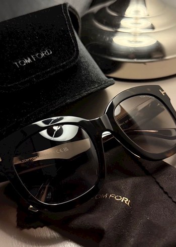 Tom Ford  Klasik Şıklıkta Koyu Kahverengi Kadın Güneş Gözlüğü - Görsel 4