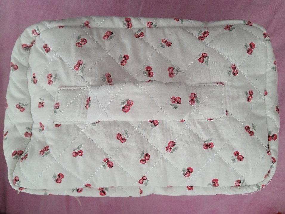 Pamuklu Beyaz Kiraz Desenli Makyaj Çantası - Görsel 4