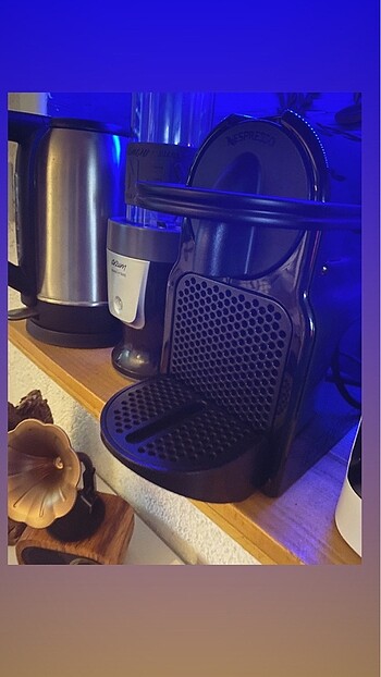 Nespresso kapsül kahve makinesi