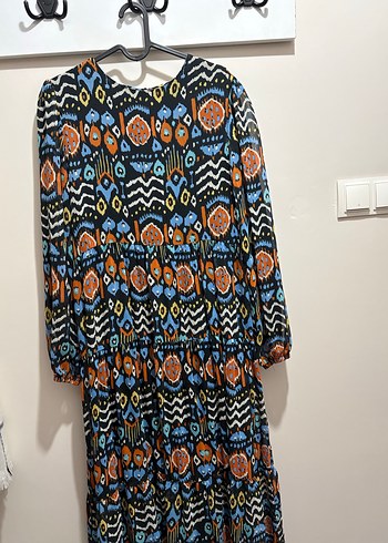 Renkli desenli günlük elbise - Görsel 2