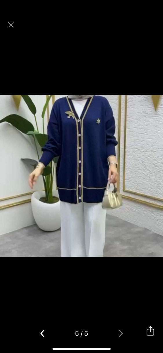 Düğmeli Siyah Nakışlı Uzun Hırka - Görsel 4