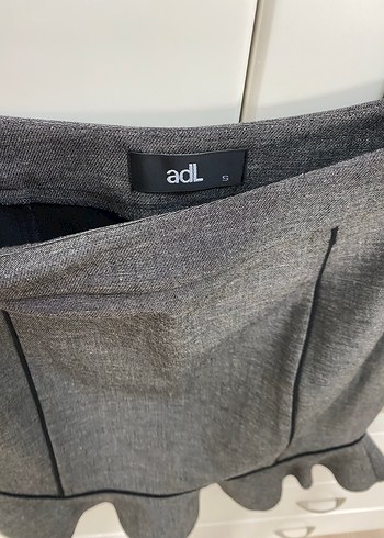 Gri Denim Volanlı Midi Etek - Görsel 3