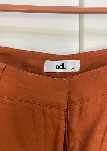 Kadın Kahverengi Pilili Midi Kumaş Pantolon - Görsel 3