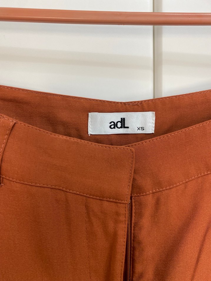 Kadın Kahverengi Pilili Midi Kumaş Pantolon - Görsel 3