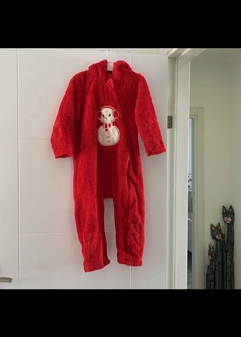 Kız Bebek Kırmızı Kürklü Kar Desenli Tulumu - Görsel 4