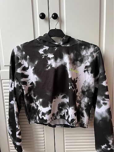Batik desen crop sweatshirt