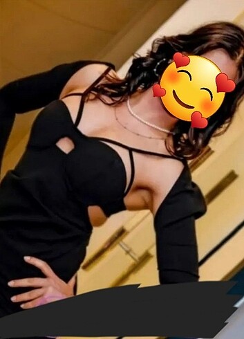 Siyah gece elbisesi