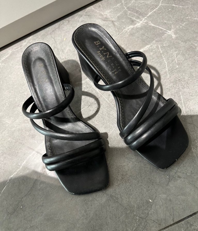 Klasik Siyah Topuklu Kadın Terlik - Görsel 2