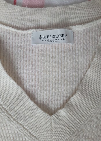 Beyaz V Yaka Örgü Kadın Kazak - Görsel 2