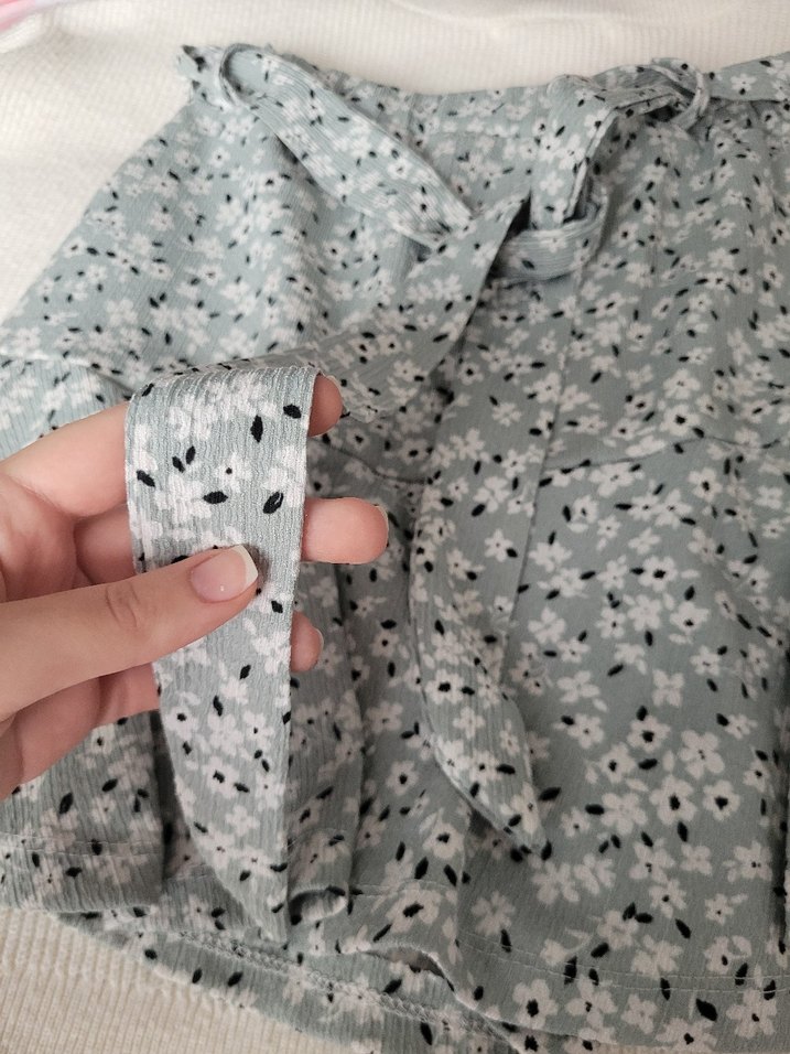 çiçekli yeşil şortlu Etek/50 tl indirim - Görsel 3