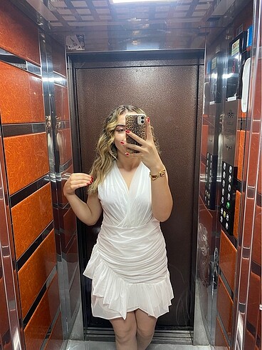 Beyaz elbise