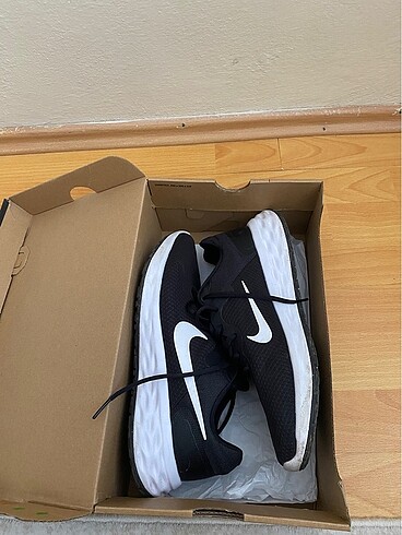 Nike çok az kullanılmış orjinal spor ayakkabı