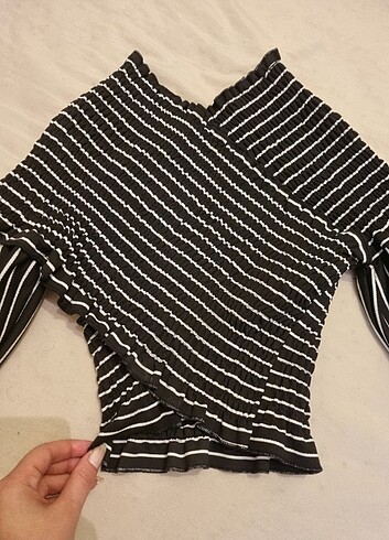 Siyah Çizgili Çok Şık Üst 