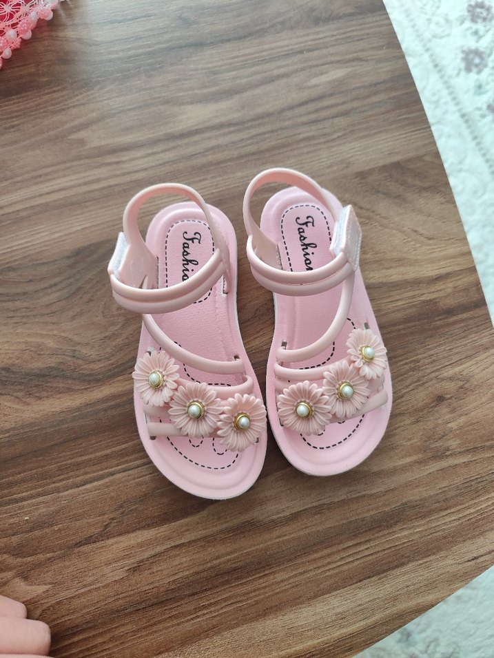 Pembe Boncuklu Çiçek Desenli Kız Sandalet - Görsel 4