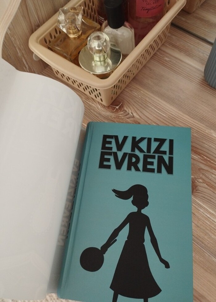 Ev Kızı Evren / FİLİZ ŞAKAR - Görsel 2