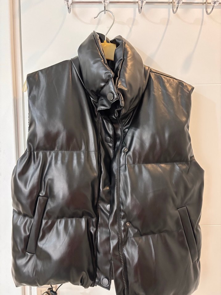 Düğmeli Siyah Deri Kadın Yelek - Görsel 2