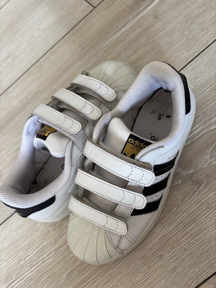 Kız Çocuk Beyaz Cırt Cırtlı Spor Ayakkabı adidas SUPERSTAR - Görsel 4