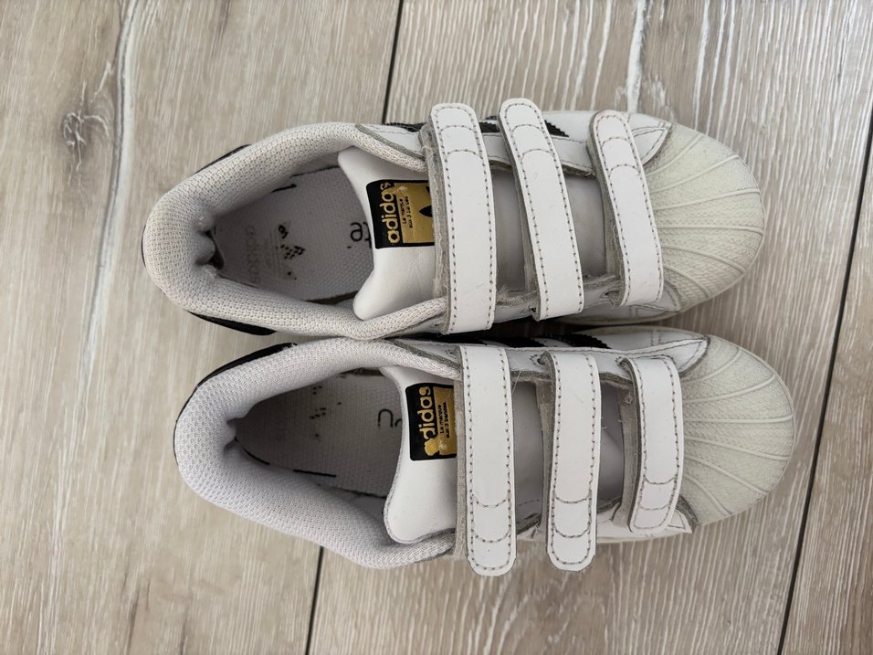 Kız Çocuk Beyaz Cırt Cırtlı Spor Ayakkabı adidas SUPERSTAR - Görsel 2