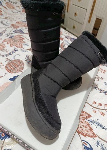 Siyah Kürklü Kadın Dolgu Topuk Bot - Görsel 3