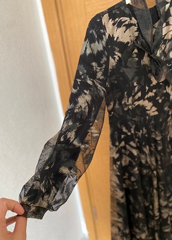 40 Beden Uzun Bağcıklı Halter Yaka Batik Elbise
