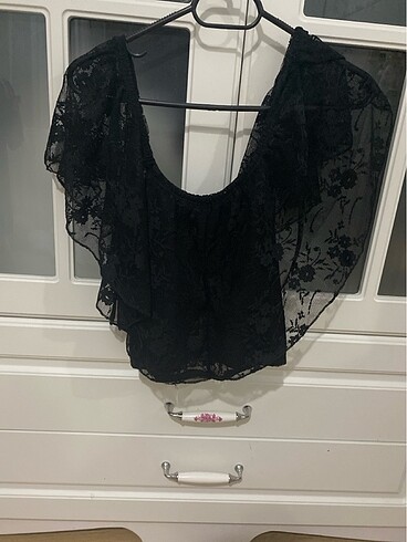 dantelli gothic crop