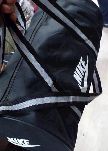 Nike Siyah Fermuarlı Spor Çantası