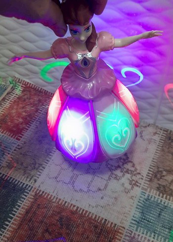 Renkli Işıklı Müzikli Oyuncak Bebek - Görsel 3