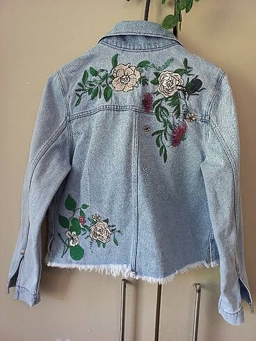 H&M Nakışlı H&M